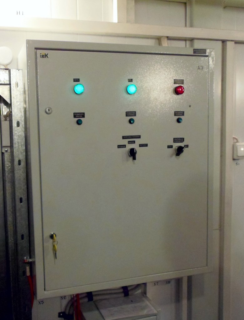 Шкаф собственных нужд (ШСН), установленный в утепленном контейнере, для ДГУ по 3 степени автоматизации 